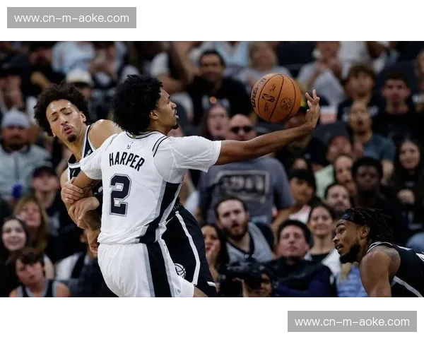 马刺三分命中率46.7%创赛季新高 外线火力全开